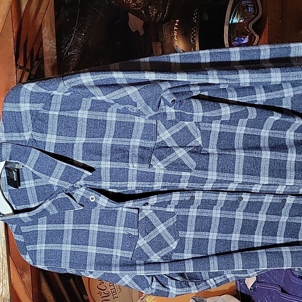 Hurley lon sleeve shirt